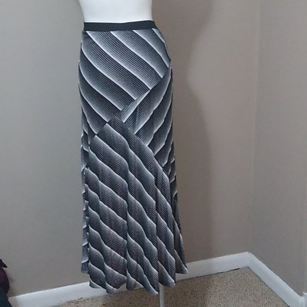 Bobeau black/white striped Maxi Skirt size small